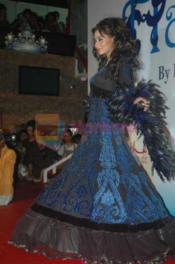 hpse_normal__3328274418_Sara Khan at Rohit Verma birthday with fashion show in Novotel, Mumbai on 8t