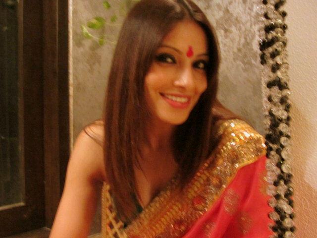 312657_10150376091993812_273777518811_8258888_1637705955_n - bipasha basu