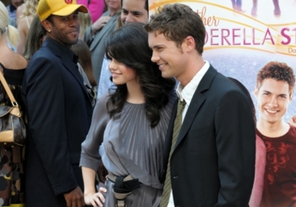 normal_selenafanhq017 - Another Cinderella Stroy World Premiere