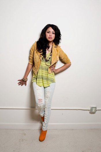 229777_10150250744573650_321178188649_7580121_5518266_n - jasmine V 2