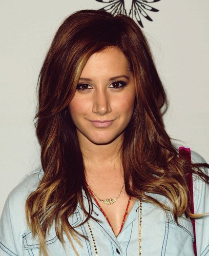 206822_192724637430622_134806549889098_408058_6749894_n - ashley michelle tisdale