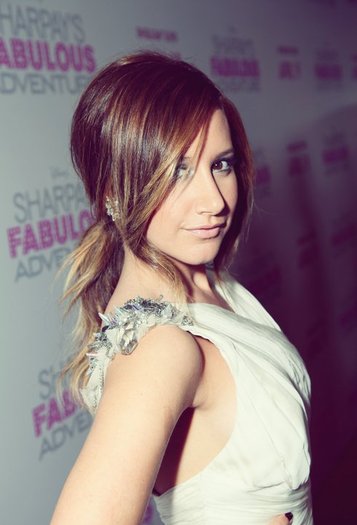 216838_193298807373205_134806549889098_410999_3281805_n - ashley michelle tisdale