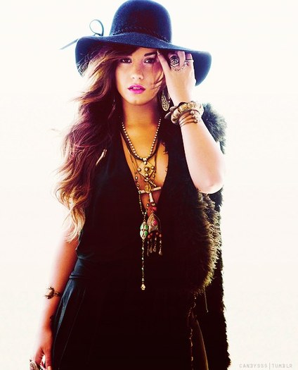 tumblr_lwox0uSqcT1r703ujo1_500_large - Demi Lovato