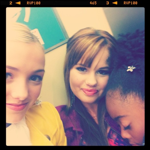 9ad698c9d8c2447186fecdc0abece52e_7 - Debby Ryan Twitter Photo