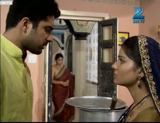 vlcsnap2011092508h12m12 - xxRubina Dilaik si Avinash Sachdevxx
