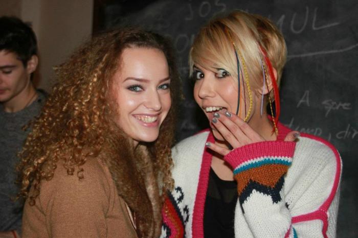 Monica si Sara - PUNEM PARIU CU VIATA