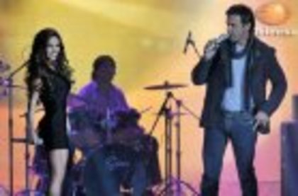 375347_271344539586460_172719926115589_697374_984161269_n - Carlos Ponce