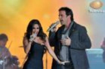 385064_271344599586454_172719926115589_697375_1984759057_n - Carlos Ponce