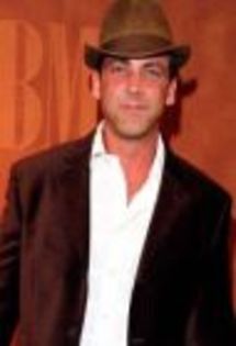 15 - Carlos Ponce