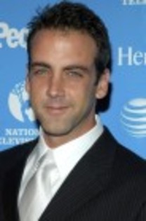 40 - Carlos Ponce