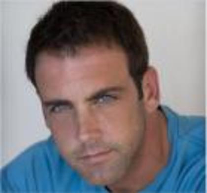 52 - Carlos Ponce