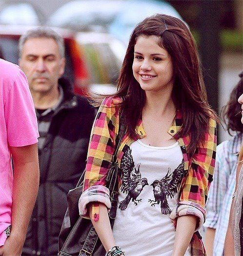 377539_237143459688908_100001797672967_553825_2102627901_n_large - Selena Gomez-Alex Russo