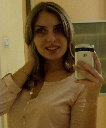 SPECIAL PENTRU ANDRUTA:); Zambind cu gura pana la urechi:)
