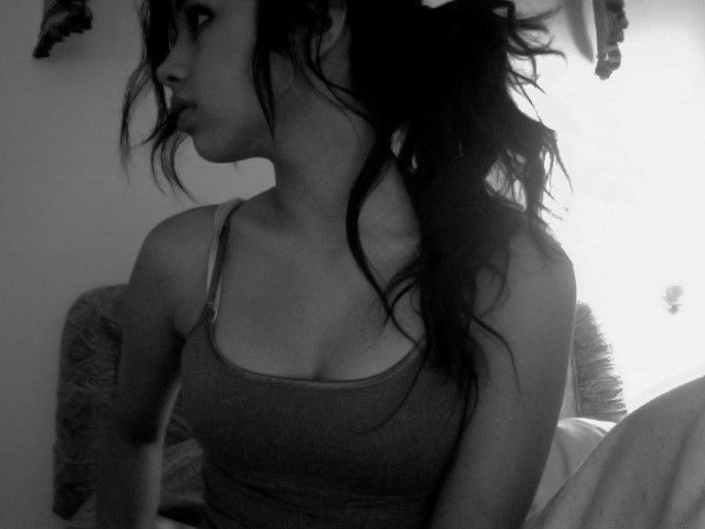 249403_136870676389404_100001994176120_233106_3237881_n - jasmine V 2