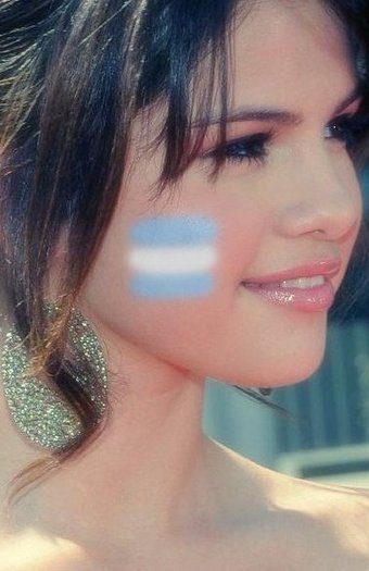 168745_151383971583947_119049044817440_250059_2625348_n - Selena Gomez 2