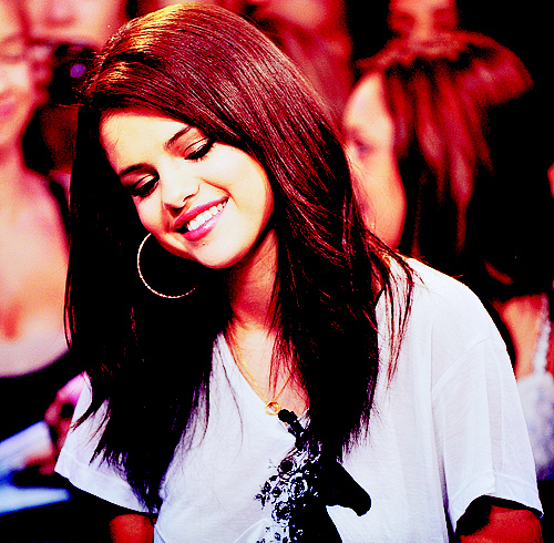 48610311_RICXGKWYL - Selena Gomez 3