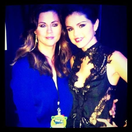 48687402_RYHASRDKN - Selena Gomez 3
