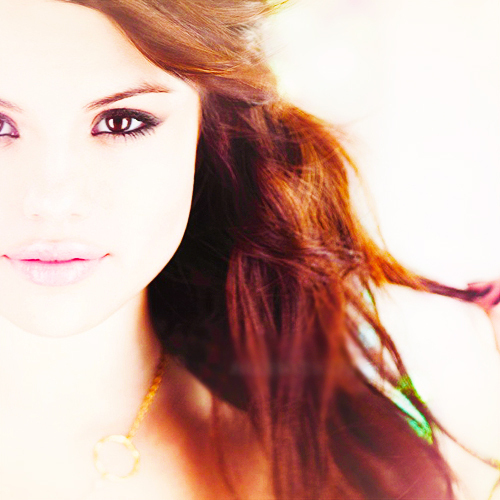 49116953_FBAPIKXVO - Selena Gomez 3