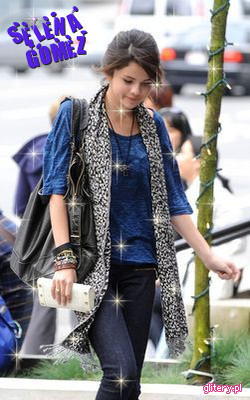 49117547_GQYNCCEIY - Selena Gomez 3