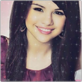 49871532_ZNFMJBVBW - Selena Gomez 3