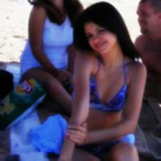 51628230_TPRZZCJ2 - Selena Gomez 3