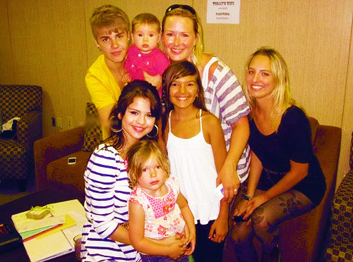 51755119_DKKPFMC2 - Selena Gomez 3