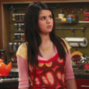 51768069_WZCSUJV2 - Selena Gomez 3
