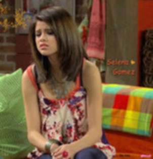 51768138_UNVQWCU2 - Selena Gomez 3