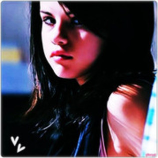 51768157_BWZVAVG2 - Selena Gomez 3