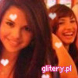 51768297_HZSPBLB2 - Selena Gomez 3