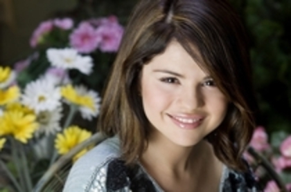 51901555_MVBQAXD2 - Selena Gomez 3