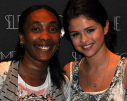 51965629_INOQBXO2 - Selena Gomez 3