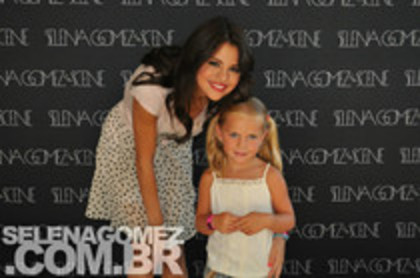 52134721_KAUIMVD2 - Selena Gomez 3