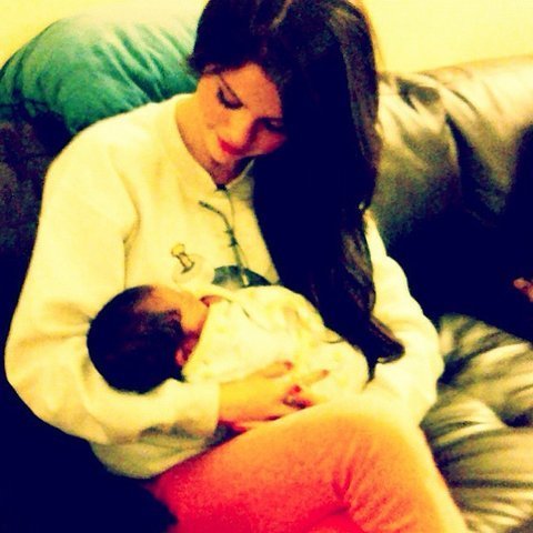 52137698_ESAXLNS2 - Selena Gomez 3