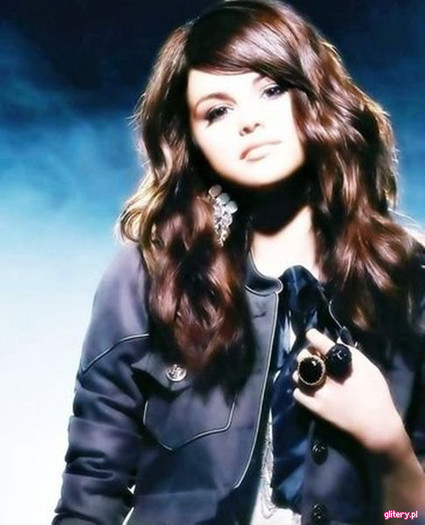 52183165_UISDXWY2 - Selena Gomez 3