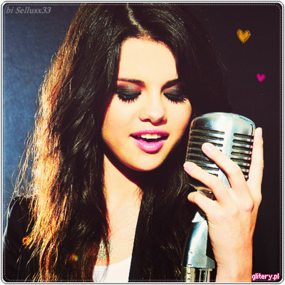 52184333_VFTZETX2 - Selena Gomez 3