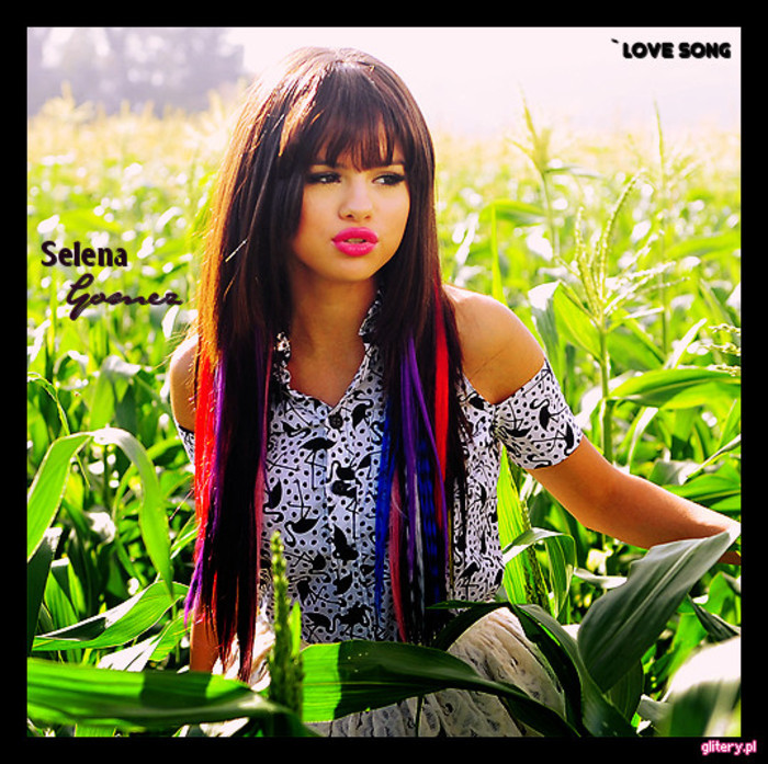 52207952_JLEKKCW2 - Selena Gomez 3