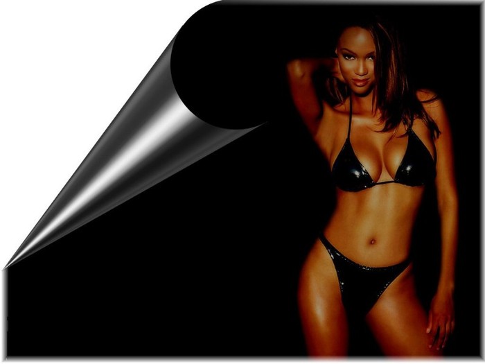 Tyra Banks in swimsuit