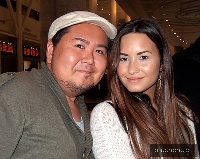 Demitzu (5) - Demitzu - 12 10 2011 - Arrives at Pearson International Airport in Toronto Canada