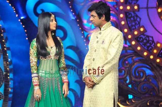 396366_287878971257878_137601739618936_830321_1946615849_n - jennifer winget