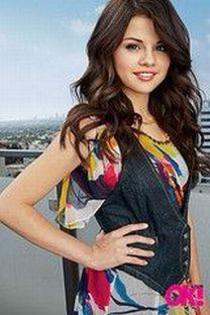 Selena_Gomez_1261429995_1