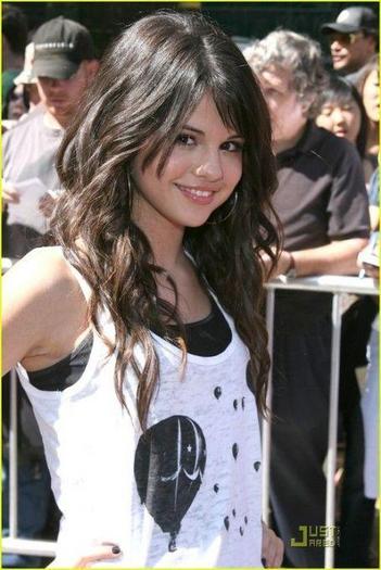 Selena_Gomez_1261430985_1 - Selena Gomez-Alex Russo