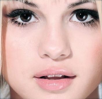 Selena_Gomez_1261434921_4