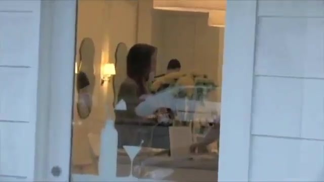 Demi Lovato ( paparazzi ) 194 - Demilush - At a salon in LA Captures