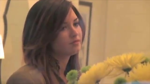 Demi Lovato ( paparazzi ) 211