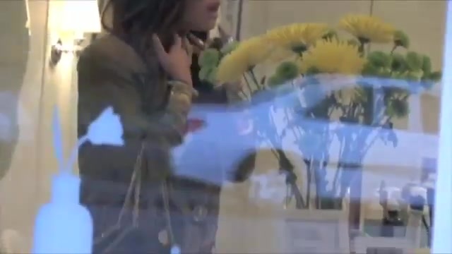 Demi Lovato ( paparazzi ) 320