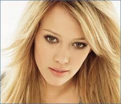 fekete - Hilary Duff