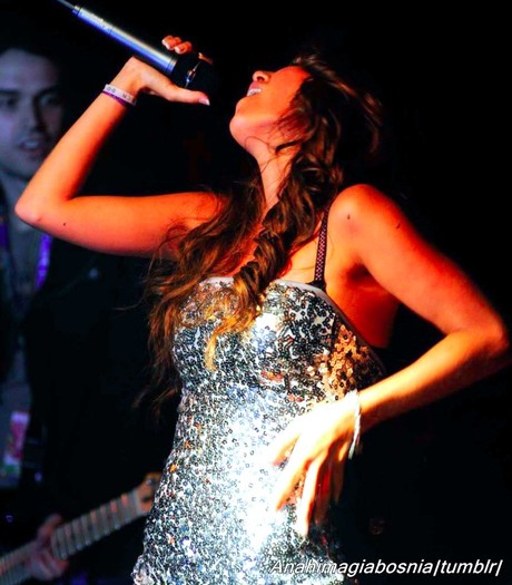 tumblr_lxg6mfSW8n1r7bd4zo1_1280 - 1-Anahi 7-1