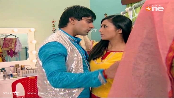 71 - DILL MILL GAYYE KaSh As AR Heer Ranjha Scene Caps By Me I