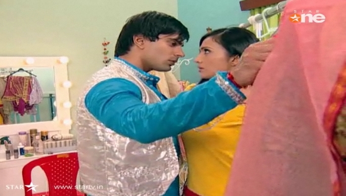 75 - DILL MILL GAYYE KaSh As AR Heer Ranjha Scene Caps By Me I